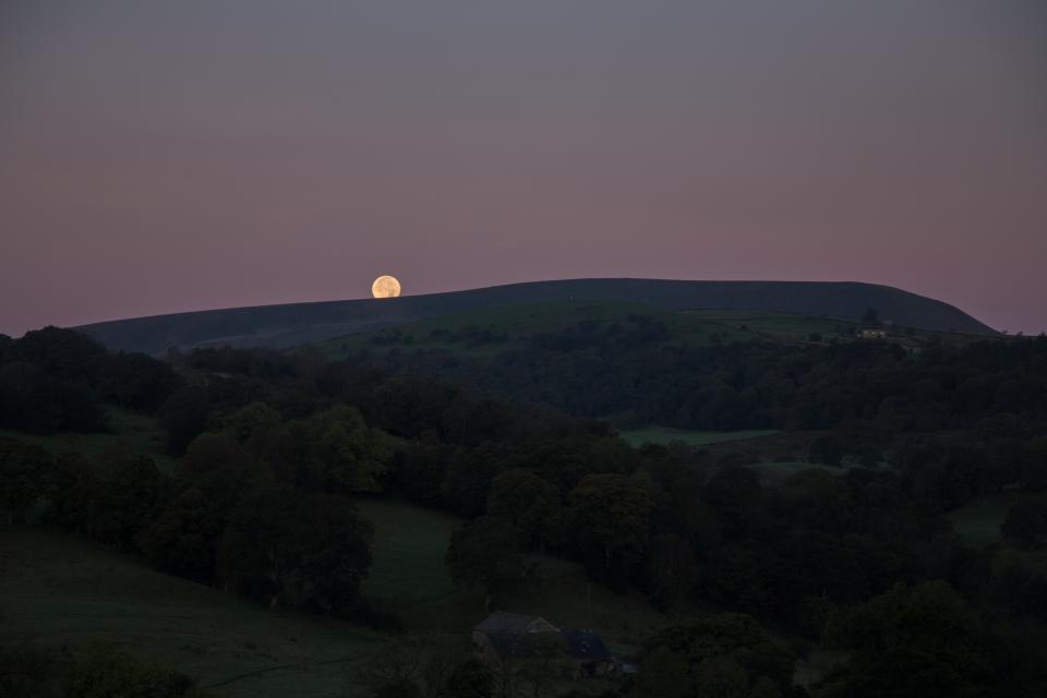 Full Moon setting over Pendle