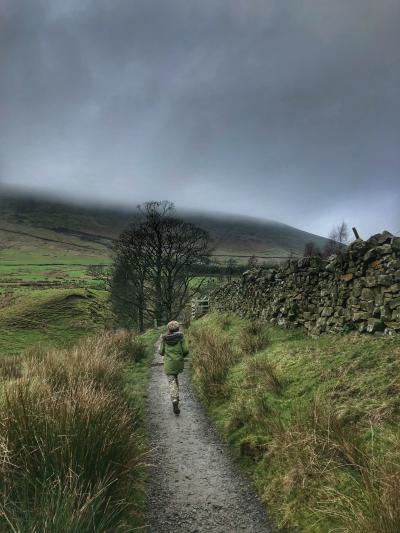 Aleks running free to Pendle  