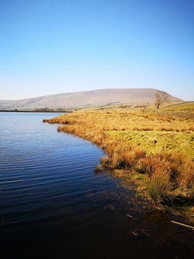 Pendle from Black Moss Reservoir © Paul Kenyon