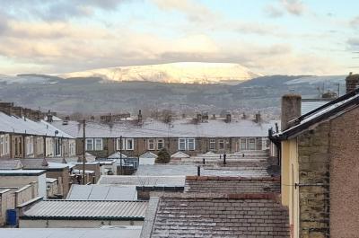 31.04.22 pendle from Nelson © Alan Gray